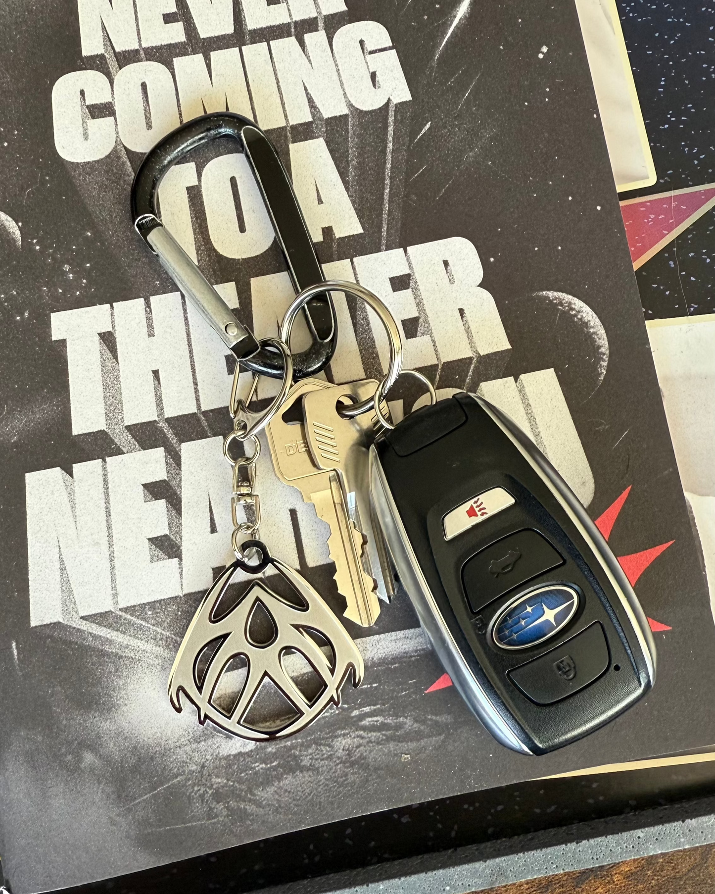 SIGNAL KEYCHAIN